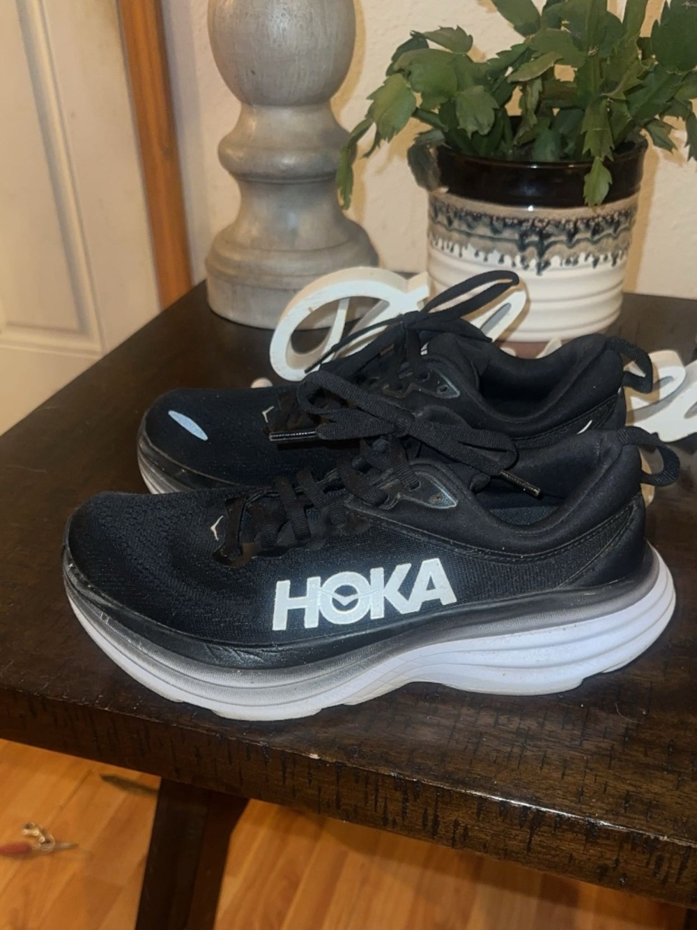 Women’s Hoka Bondi 8 - Picture 1 of 2